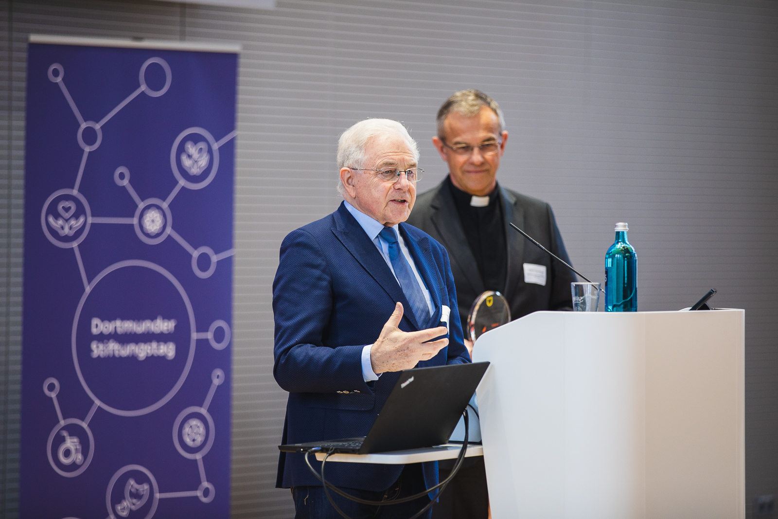 Erich G. Fritz, Vorsitzender der Stiftung beneVolens, bedankte sich auf dem 4. Dortmunder Stiftungstag für die Auszeichung. Foto: Kristina Malis/ Dortmunder Stiftungstag