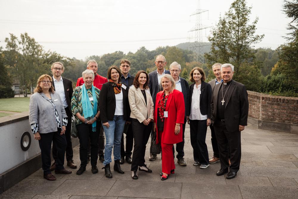 Die Redner:innen und Referent:innen des diesjährigen Dienstgemeinschaftstages 2025 © Carmen Körner