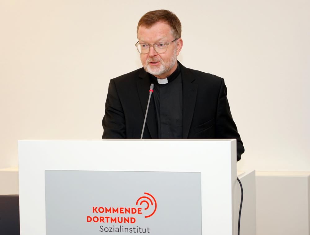 Pater Professor Hans Zollner SJ brachte beim Kommende-Forum in Dortmund die weltkirchliche Perspektive der Prävention sexualisierter Gewalt ein. Foto: Michael Bodin / Erzbistum Paderborn