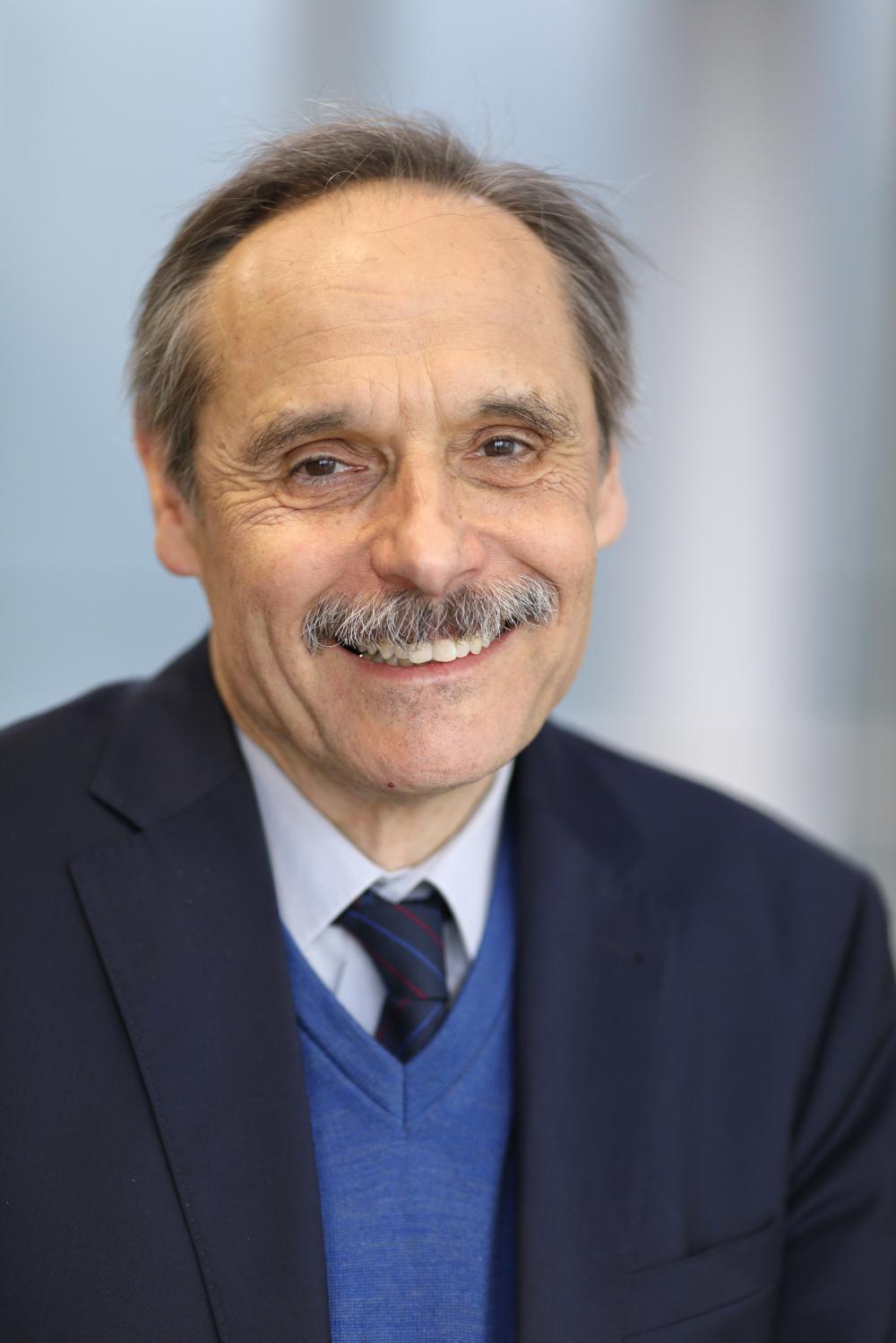 Prof. Georg Cremer
