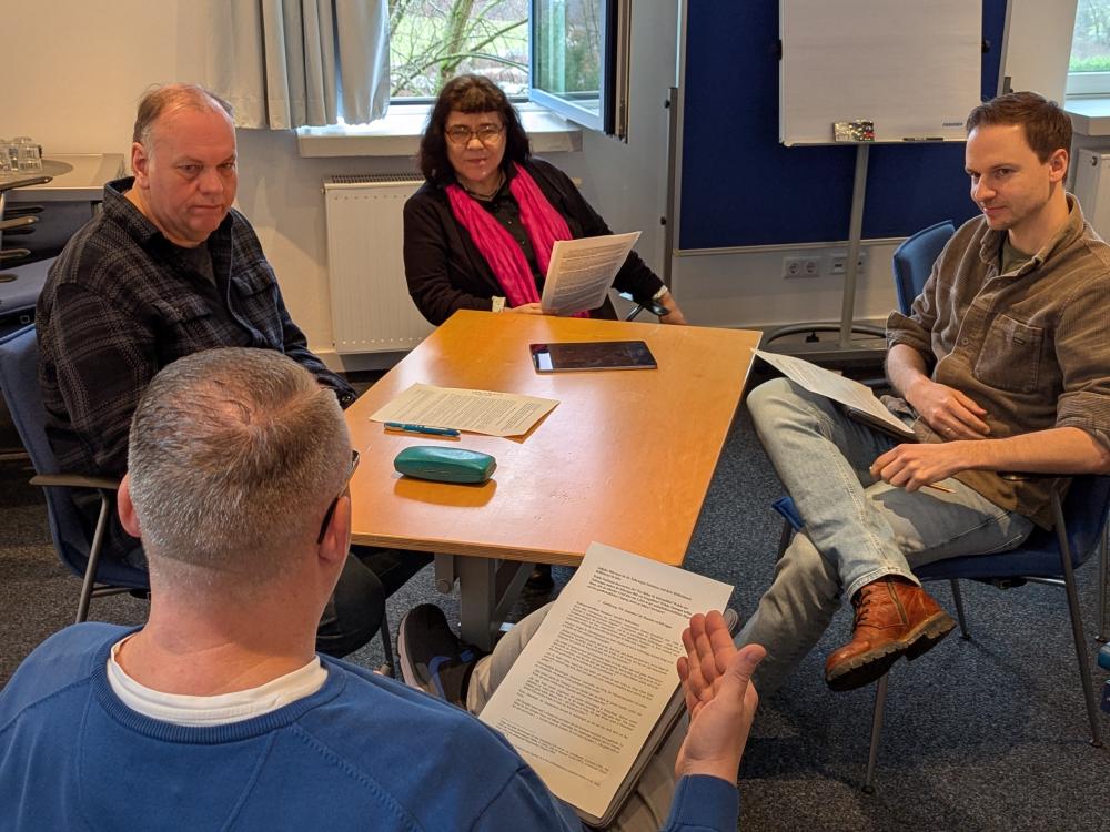 Kontroverse Diskussion zu J.D.Vance und Leo XIV. und weiteren Positionen