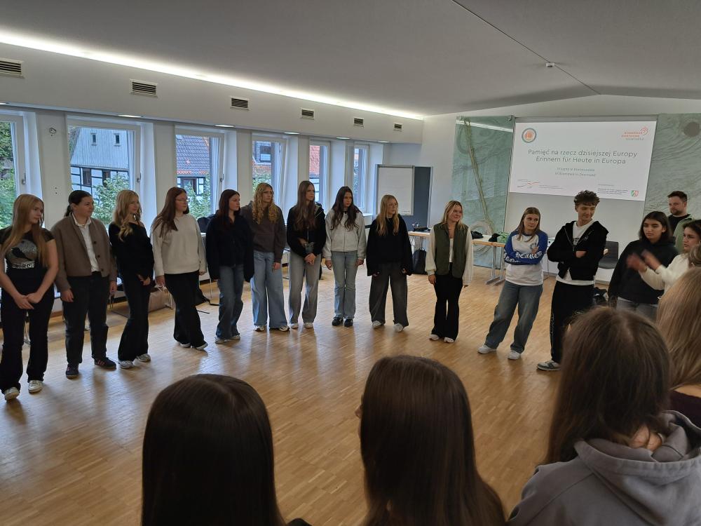 Jugendliche aus beiden Ländern beim Seminar in der Kommende Dortmund. (Foto: Gregor Christiansmeyer)