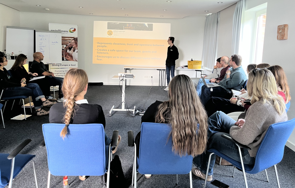 Eine Good-Practise-Präsentation im Rahmen des Seminars. (Foto: Sarah Kopetz)