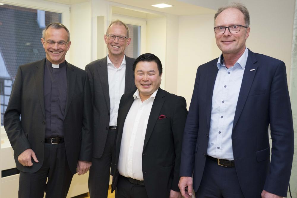 Sprachen beim Kommende-Forum in Dortmund über das Thema „Digitale Ethik“ (v.l.): Prälat Dr. Peter Klasvogt, Detlef Herbers, Dr. Nhiem Lu und Dirk Wettlaufer. Foto: Michael Bodin / Erzbistum Paderborn