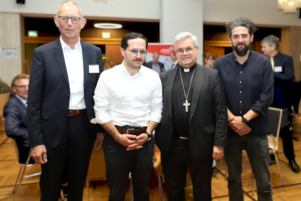 Detlef Herbers, Direktor der Kommende Dortmund, Cihan Sügür, Porsche, Erzbischof Dr. Markus Bentz, Prof. Dr. Aladin El-Mafaalani; Foto: Frank Passon